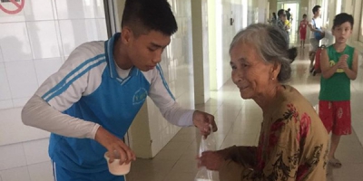 Hoạt động từ thiện trường trung cấp Ý Việt ngày 14/07/2017