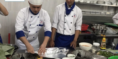 Học cách làm chả mực giã tay tại Đà Nẵng - Học nấu ăn tại Ý VIỆT