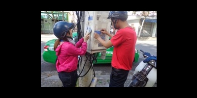 Ra quân tổng dọn vệ sinh, quét vôi các gốc cây, xóa quảng cáo rao vặt và niêm yết