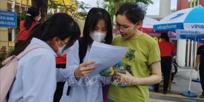 Thi tốt nghiệp THPT từ 2025: Cấu trúc đề thi môn Ngữ văn khắc phục việc chép văn mẫu