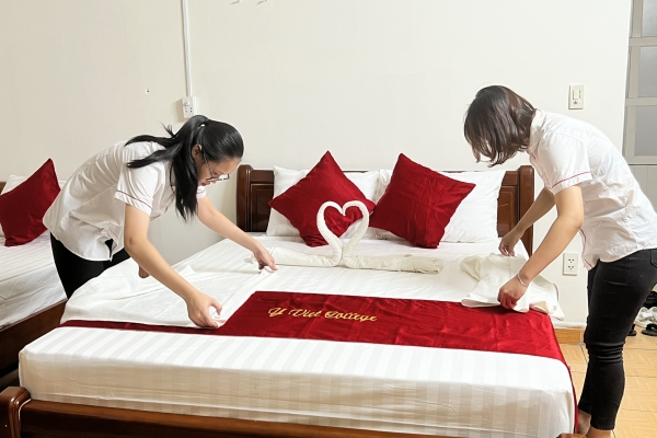 Học nghiệp vụ buồng phòng ra làm gì?Mức lương của ngành buồng phòng 2024