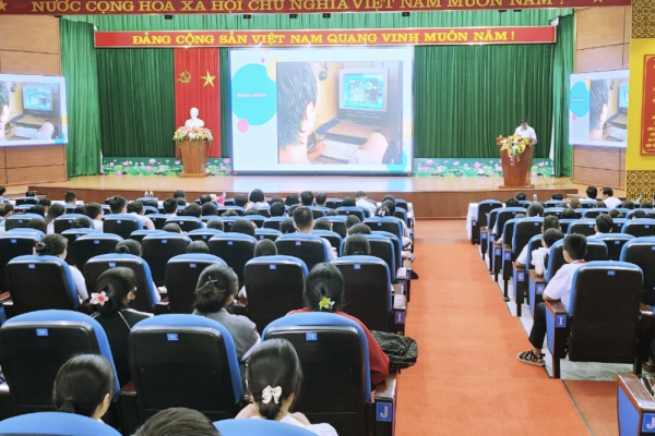 Giáo dục đạo đức, lối sống trên không gian mạng cho học sinh