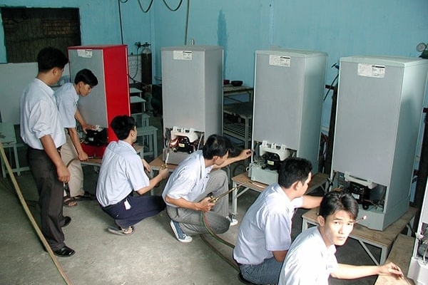 Học nghề điện lạnh ra làm những thiết bị gì? Chương trình học ra sao?