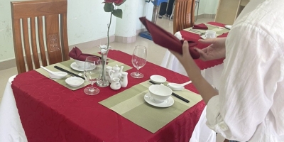 Làm nghiệp vụ nhà hàng, ngoại hình có phải là tất cả?