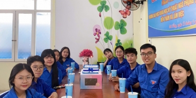 Cùng Đoàn viên Trường Trung cấp Ý Việt chúc mừng 94 năm ngày thành lập Đoàn TNCS Hồ Chí Minh
