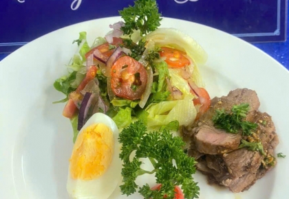 Salad Ức Vịt – Món Ăn Thanh Nhẹ Từ Lớp Học Nấu Ăn Chuyên Nghiệp Của Sinh Viên Ý Việt