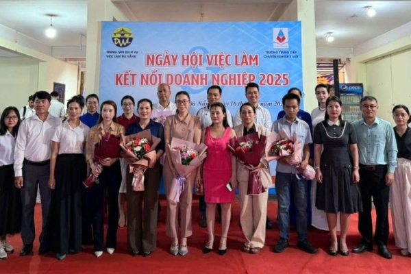 Ngày hội việc làm Ý Việt 2025: Cơ hội kết nối sinh viên – nhà trường – doanh nghiệp tại Đà Nẵng