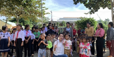 Trường Trung Cấp Ý Việt mang yêu thương đến 150 học sinh khó khăn tại xã Phước Năng