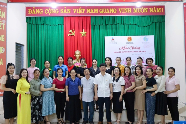 TRƯỜNG TRUNG CẤP Ý VIỆT PHỐI HỢP TRIỂN KHAI LỚP HỌC SƠ CẤP NGHỀ CHĂM SÓC SẮC ĐẸP – MIỄN 100% HỌC PHÍ