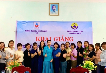 Ý Việt khai giảng khóa học Trang điểm cơ bản miễn phí tại Tam Kỳ