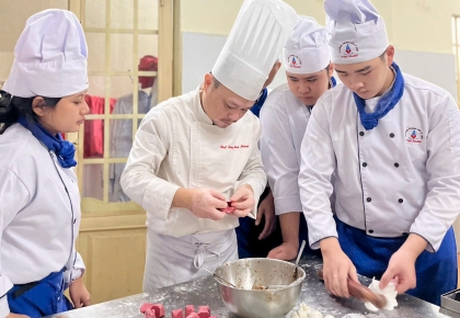 Học nghề nấu ăn tại Ý Việt: Trải nghiệm thực hành món Há Cảo ẩm thực Trung Hoa Học nghề nấu ăn tại Ý Việt: Trải nghiệm thực hành món Há Cảo ẩm thực Trung Hoa