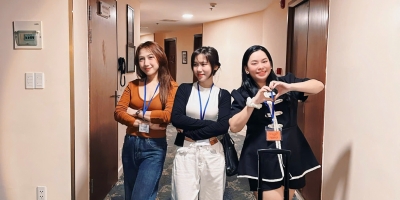 Sinh viên Ý Việt tham gia thực hành trang điểm tại các sự kiện thực tế