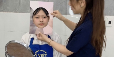 Học sinh K25 ngành Chăm sóc sắc đẹp tự tin bước vào học phần học nghề makeup Học sinh K25 ngành Chăm sóc sắc đẹp tự tin bước vào học phần học nghề makeup