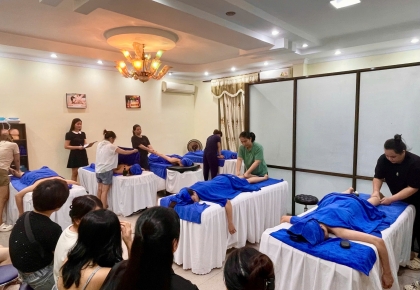 Thi tốt nghiệp lớp Chăm sóc da trị liệu (Spa) và Body khoá 01 tại Đà Nẵng