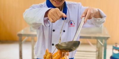 Học bếp tại Đà Nẵng, Học sinh Ý Việt Cơ sở 5 chế biến ếch xào sả ớt và gà chiên giòn