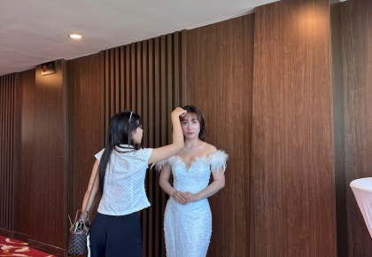 Theo Chân Học Sinh Ý Việt Trong Những Buổi Makeup Sự Kiện Thực Tế Theo Chân Học Sinh Ý Việt Trong Những Buổi Makeup Sự Kiện Thực Tế