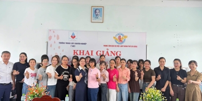 Khai giảng Khóa 07 – Học trang điểm sơ cấp tại Chi nhánh Tam Kỳ Khai giảng Khóa 07 – Học trang điểm sơ cấp tại Chi nhánh Tam Kỳ