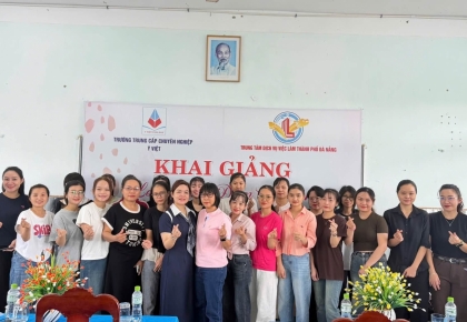 Khai giảng Khóa 07 – Học trang điểm sơ cấp tại Chi nhánh Tam Kỳ Khai giảng Khóa 07 – Học trang điểm sơ cấp tại Chi nhánh Tam Kỳ