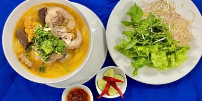 Bún bò Huế, bữa sáng đậm đà hương vị miền Trung!