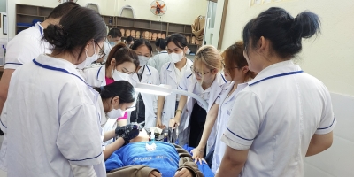 Có nên học nghề phun thêu thẩm mỹ không? 