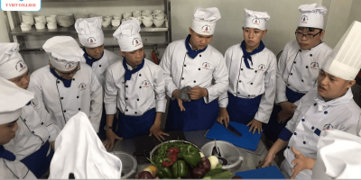 Học nấu ăn để bắt đầu kinh doanh 