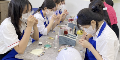 Mở tiệm nail hiện nay có cần bằng cấp không? 
