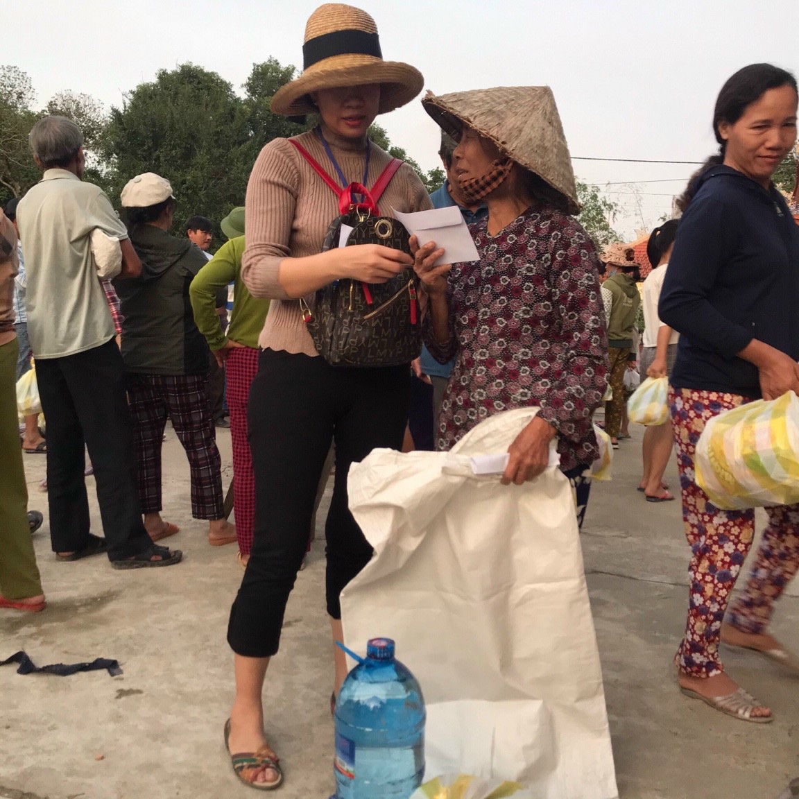 Chuyến xe xuất phát lúc 4h sáng ngày 23/10