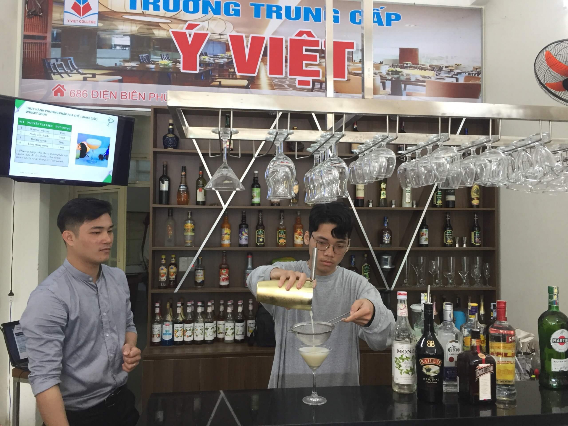 Khong gia cho sinh vien hoc ky thuat pha che tai da nang