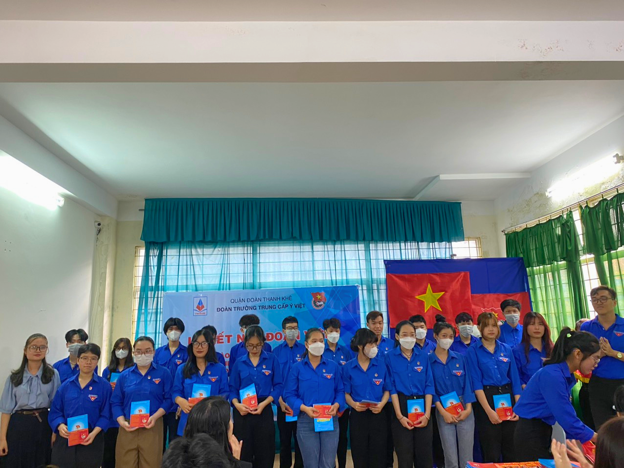 Lễ kết nạp đoàn viên 