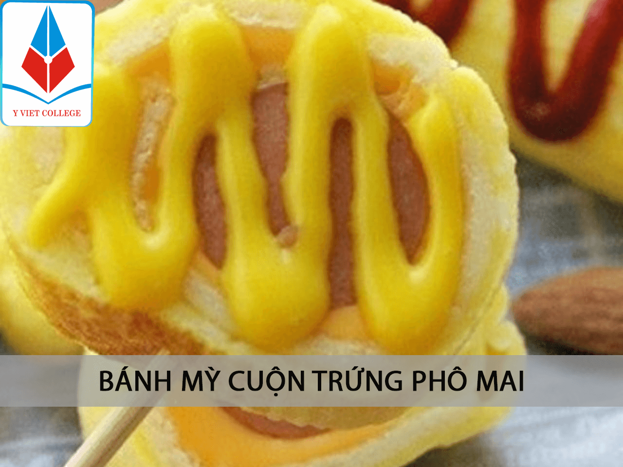 banh-mi-cuon-trung-pho-mai-hoc-nau-an-sang-tai-nha