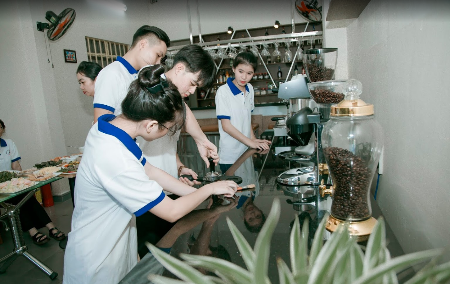 Học kỹ thuật pha chế tại Đà Nẵng