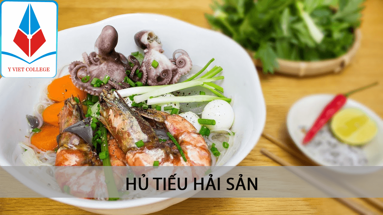 hu-tieu-hai-san-hoc-nau-an-sang-tai-nha