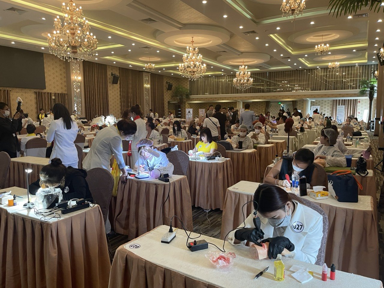 Phun thêu thẩm mỹ Ý Việt